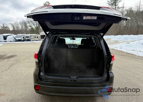 2018 Toyota Highlander Se from USA, damaged, VIN 5TDJZRFH5JS861426